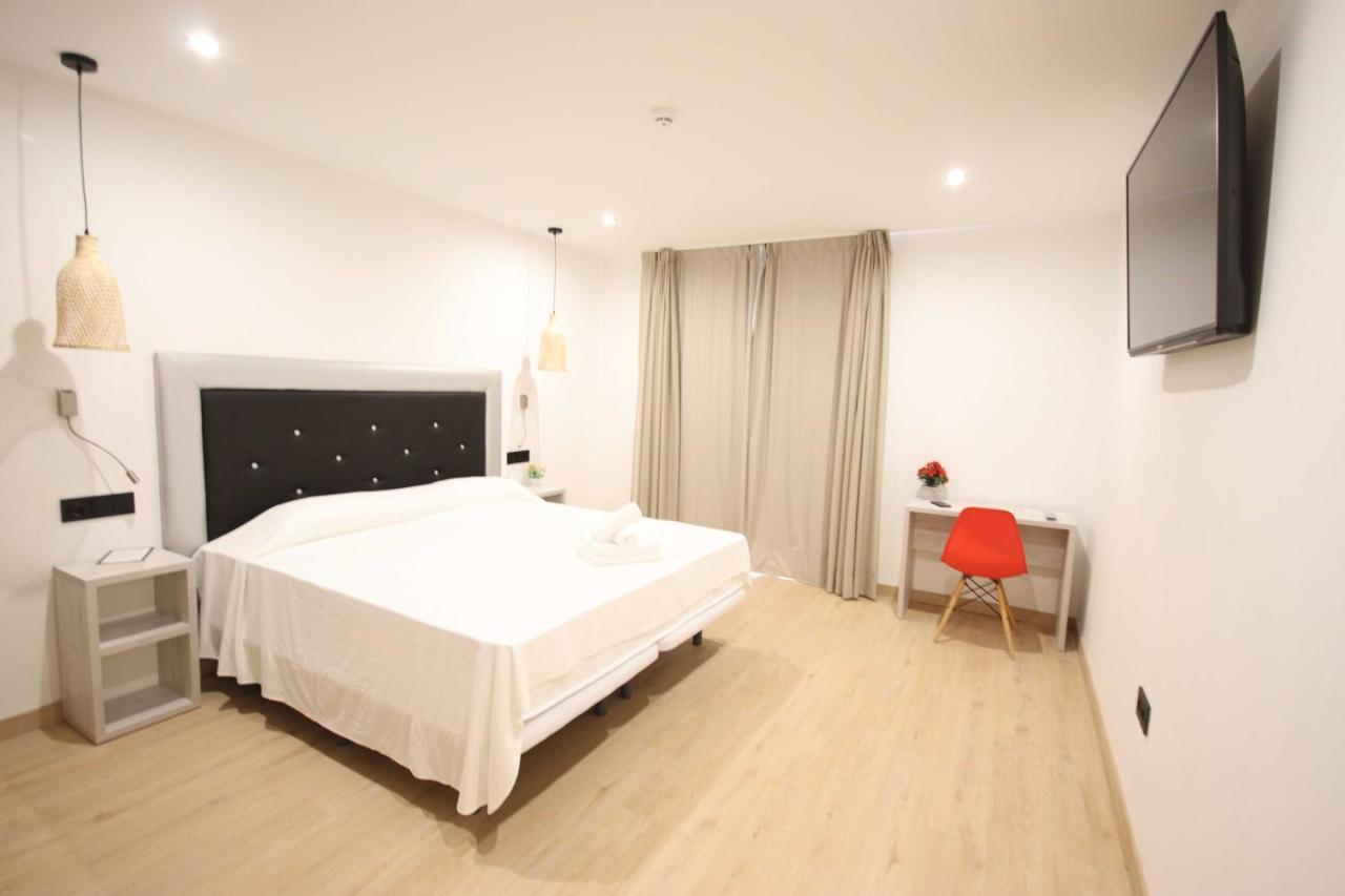 Hotel Costa Brava 로지즈 외부 사진