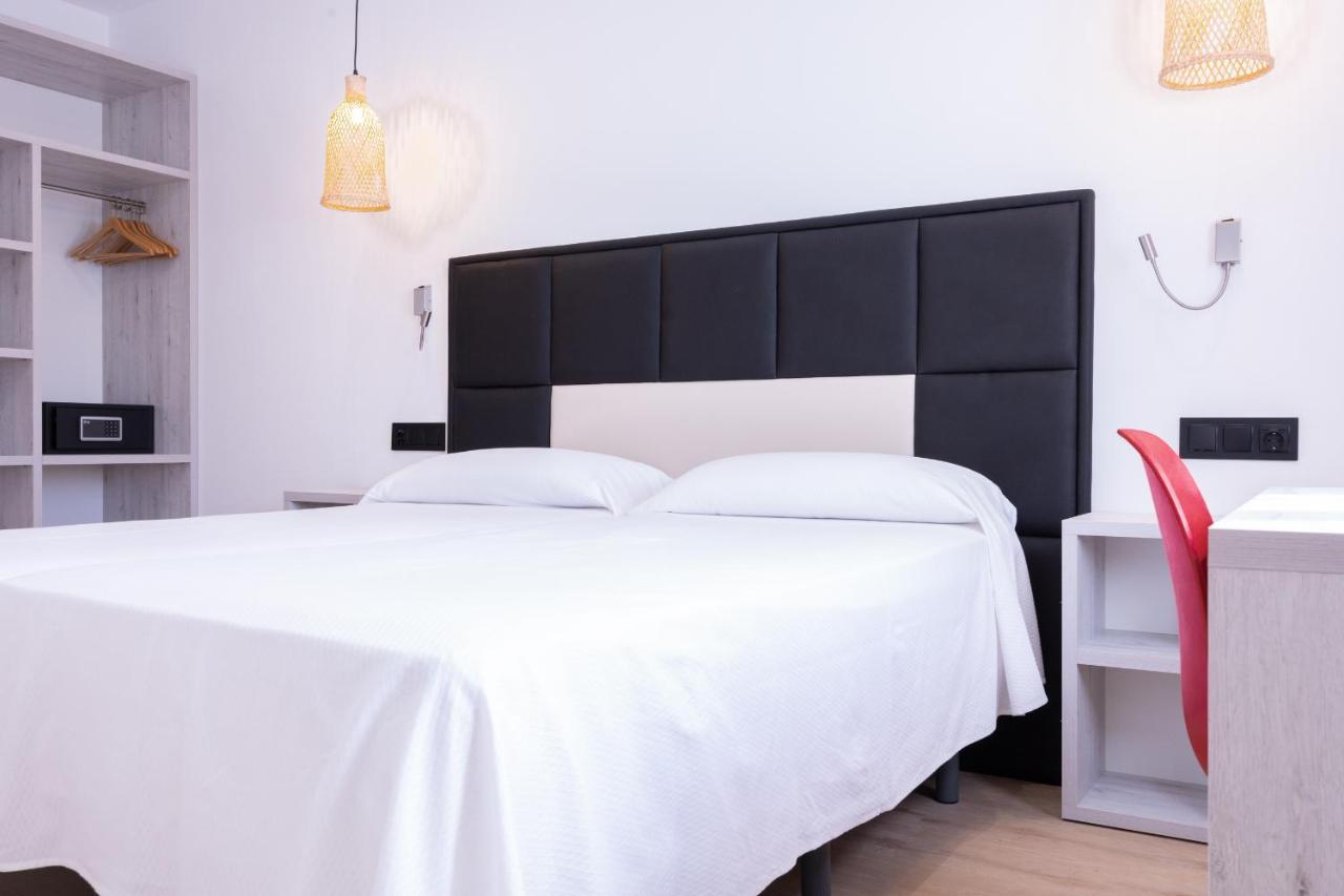 Hotel Costa Brava 로지즈 외부 사진
