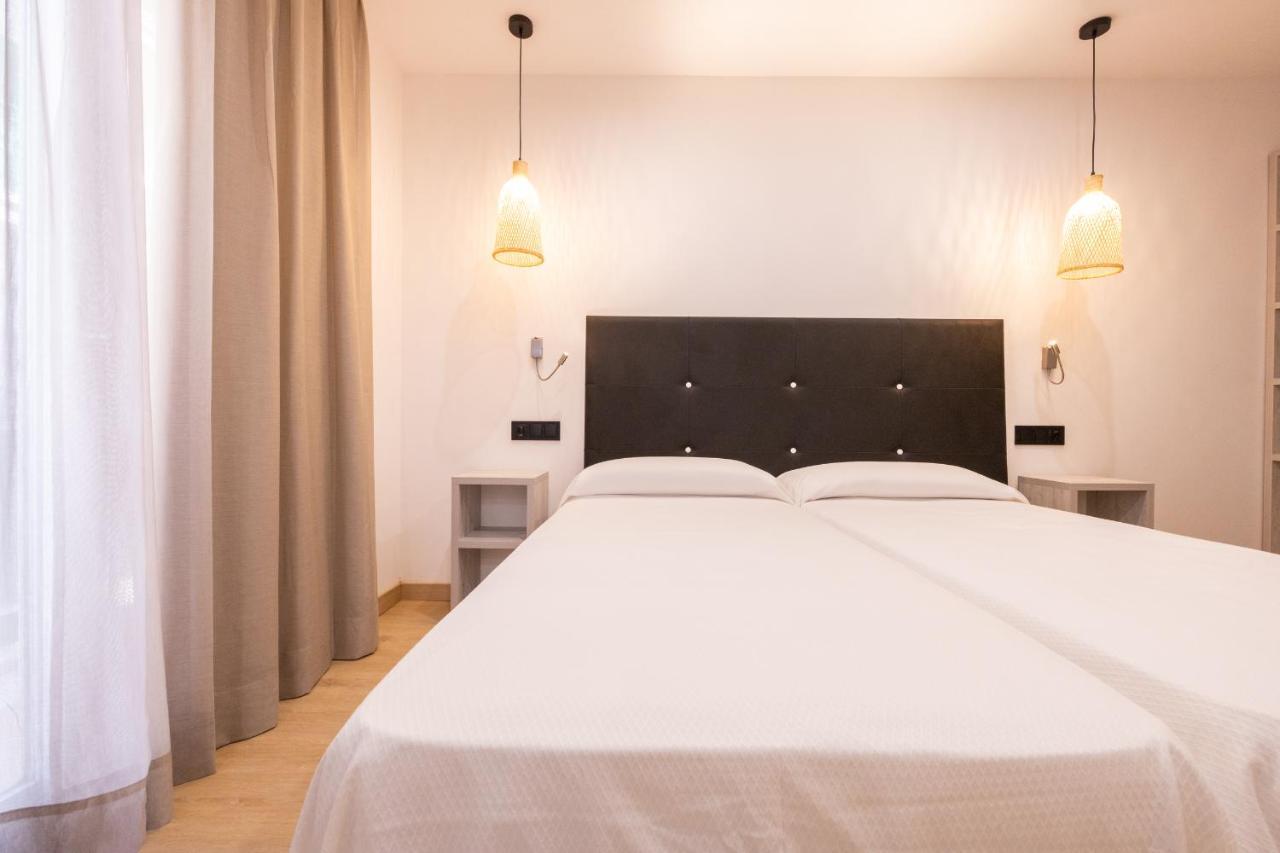 Hotel Costa Brava 로지즈 외부 사진