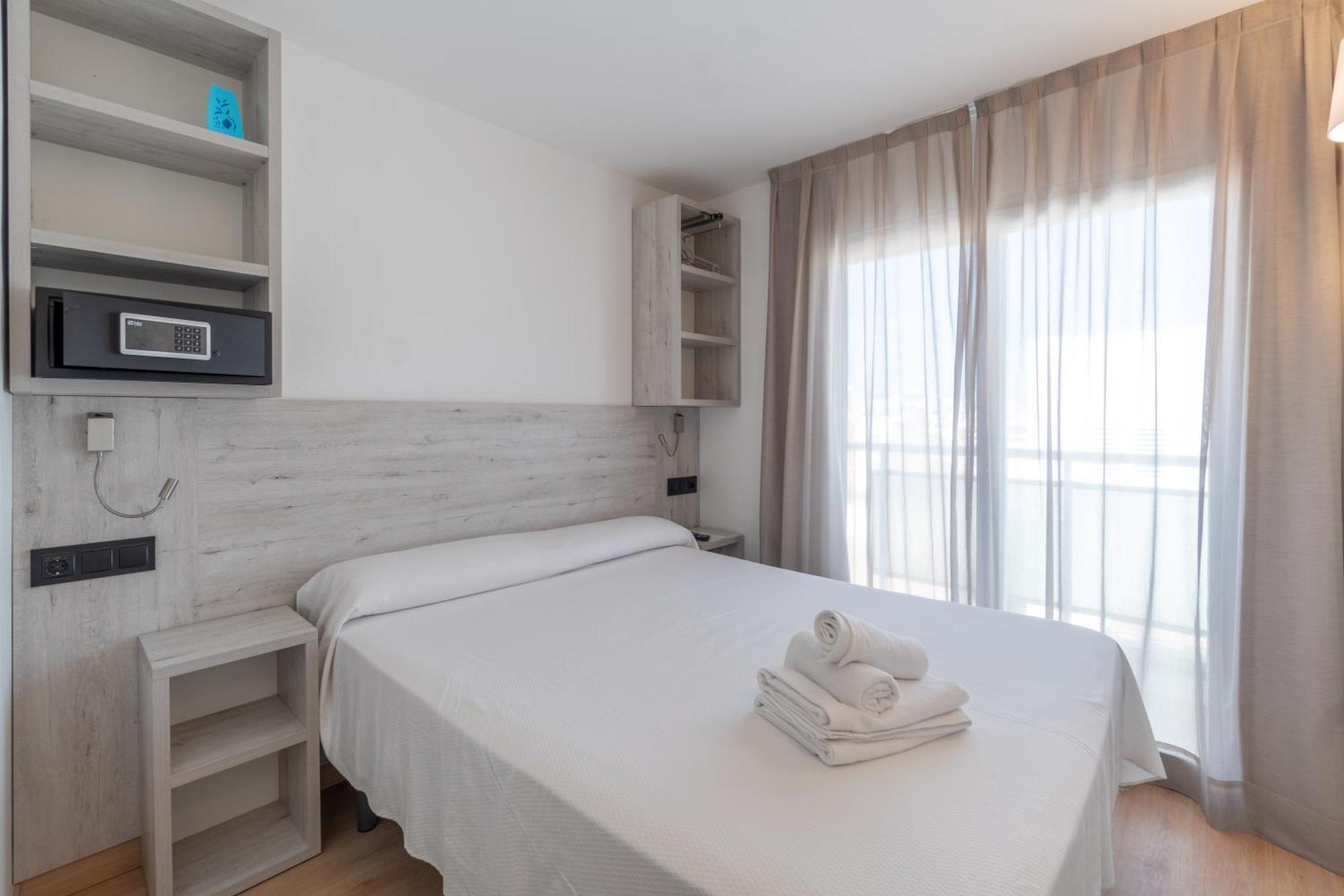 Hotel Costa Brava 로지즈 외부 사진